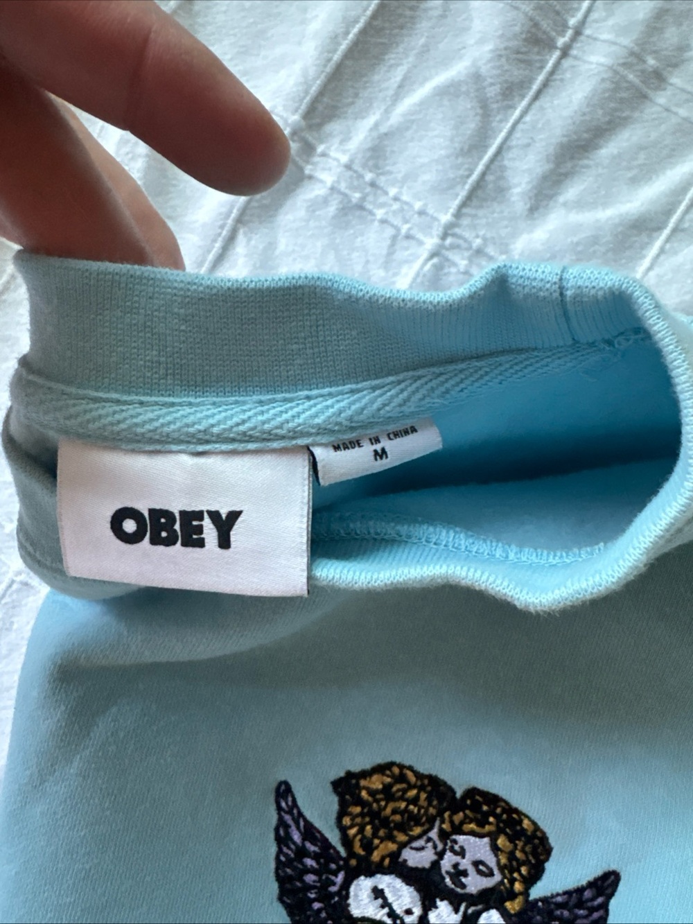 Obey Sky Blue Crewneck Sweater with Cherub Angels Kiss size M - Picture 4 of 8